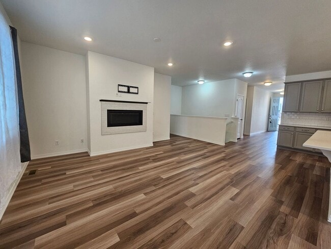 Building Photo - 10450 Summer Rdg Dr