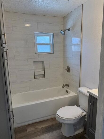 Building Photo - 8917 Apricot St