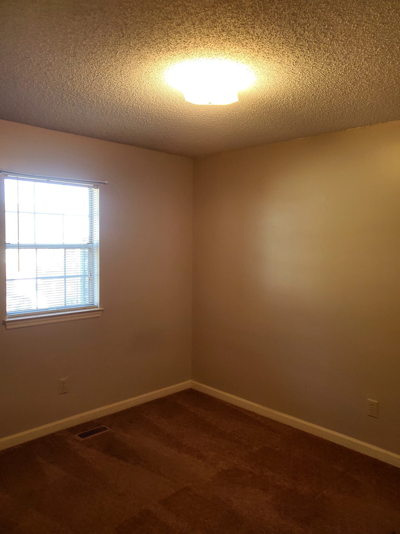 Building Photo - 4465 Ellis Cir NW