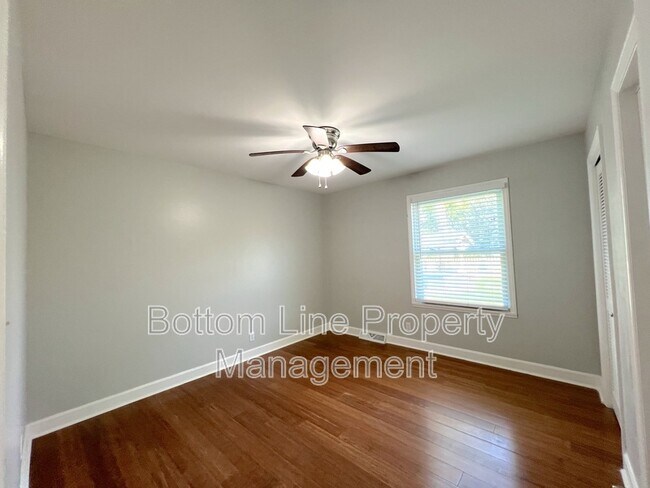 Building Photo - 17120 Green Hill Rd