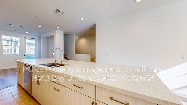 Building Photo - 221 Gambrel Cir