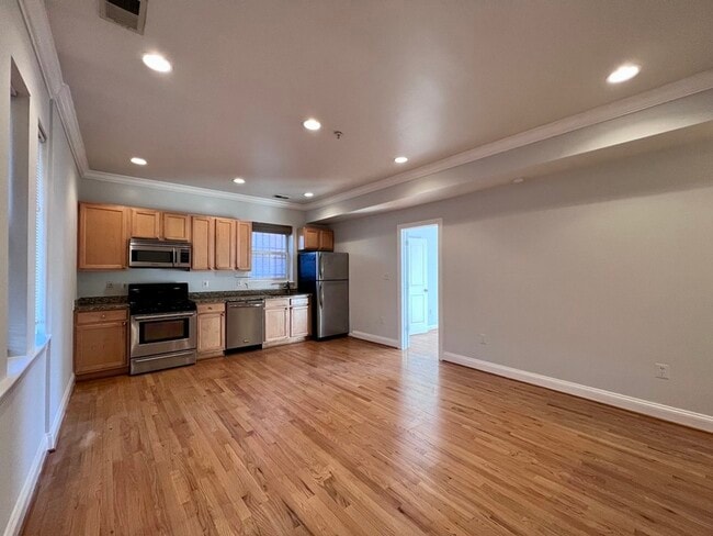 Building Photo - 1372 Randolph St NW