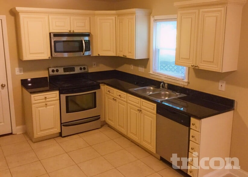 Building Photo - 7111 Amarillo Dr