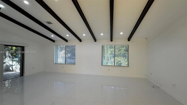 Building Photo - 17010 SW 93rd Ave