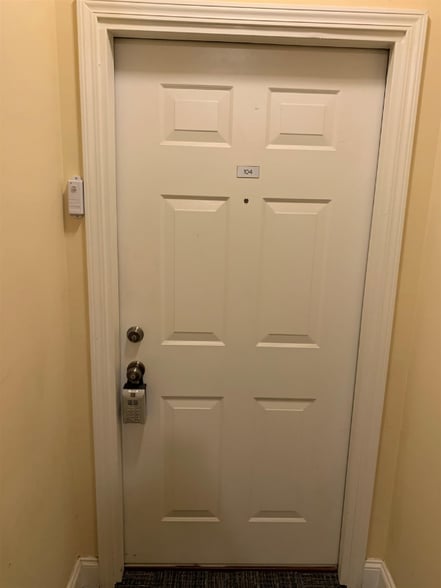 Building Photo - 721 Litty Ct