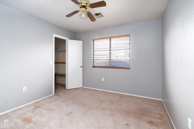 Building Photo - 7854 W Fleetwood Ln