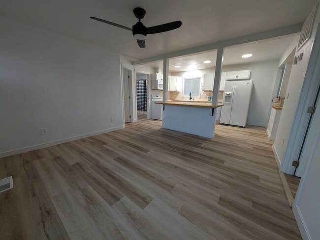 Building Photo - Gorgeous 3 Bed 2 Bath Orchards House with Shop