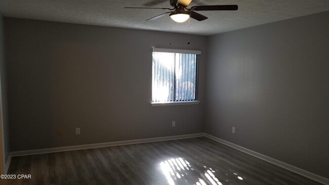 Building Photo - 817 Premier Dr