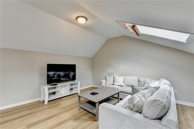 Building Photo - 106 Magnolia Grove