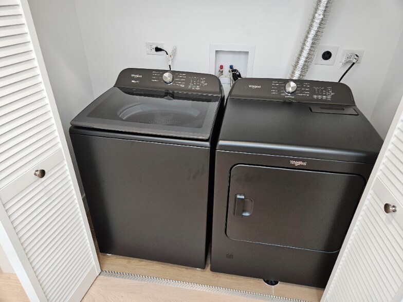 Building Photo - 2700 W Jackson Blvd