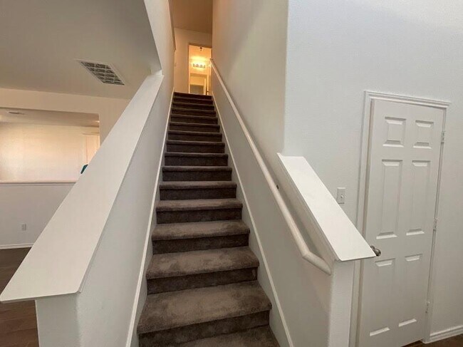 Building Photo - 337 Redonda Dr