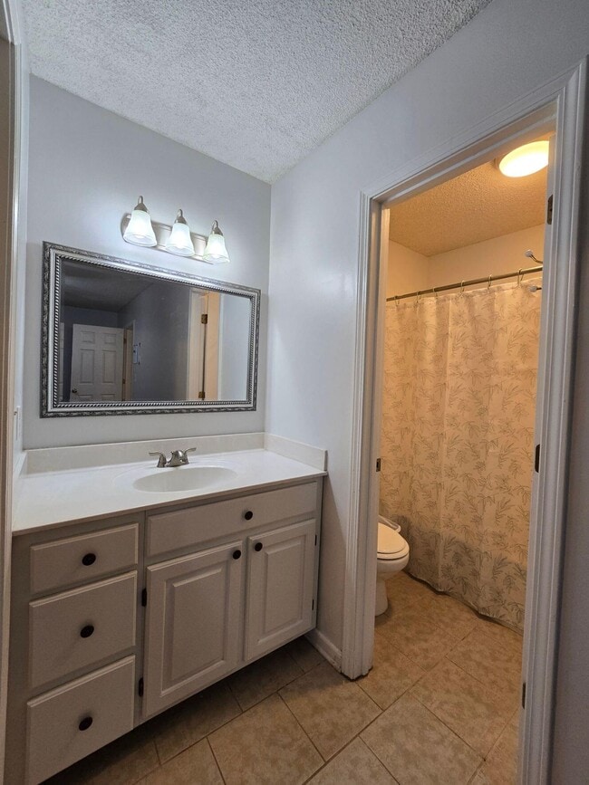 Building Photo - 5945 Lost Creek Dr