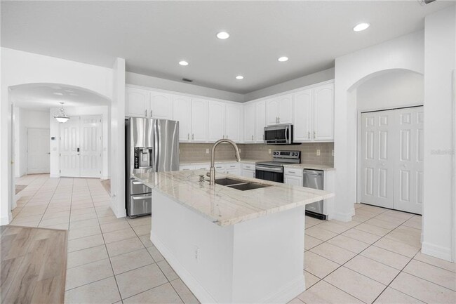 Building Photo - 10888 Cory Lake Dr