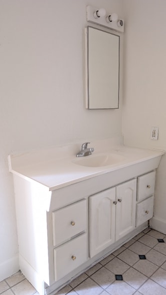 Building Photo - 32350 Rancho Vista Dr