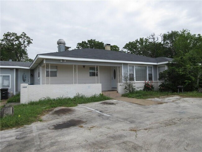 Building Photo - 4660 Raymond Stotzer Pkwy