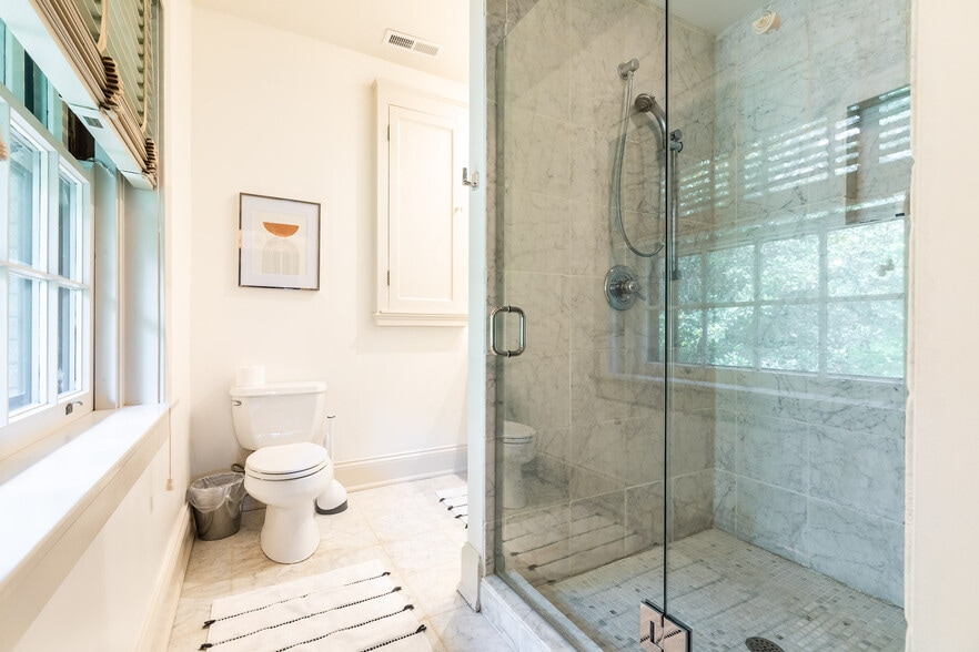 Primary bath with walk-in shower - 4061 Beechwood Ave