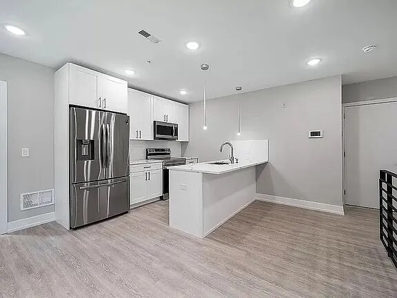 Building Photo - 649 N 35th St