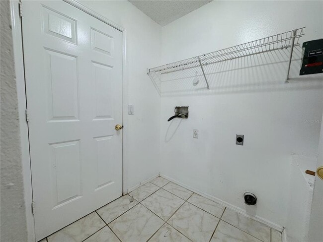 Building Photo - 1730 Bridgeview Cir