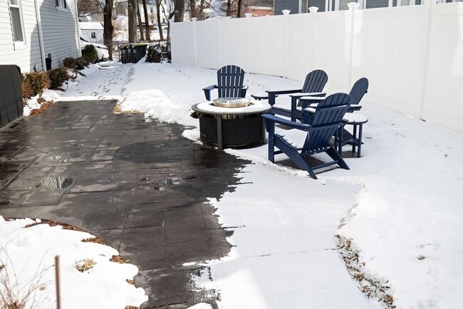 Building Photo - 104 Union St