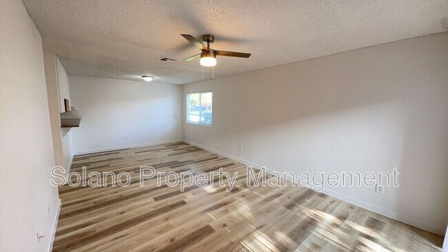 Building Photo - 1625 Park Ln