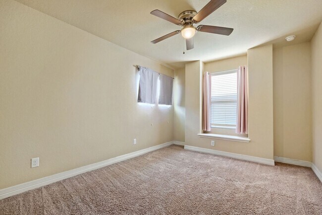 Building Photo - First time rental!