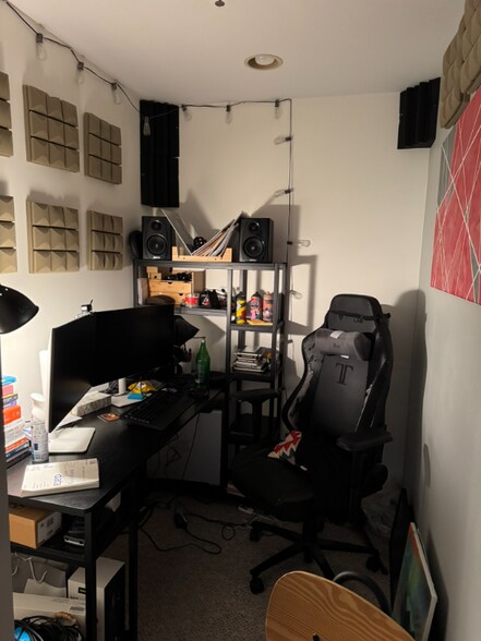 Building Photo - 1250 S Michigan Ave