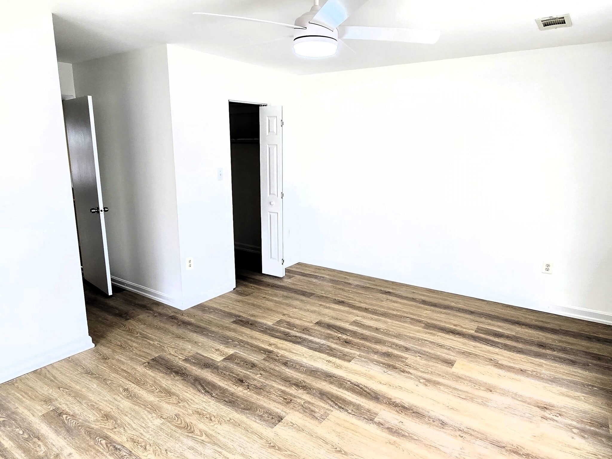 Building Photo - 2033 N Cameron St