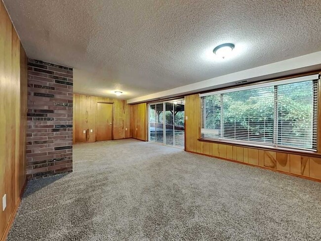 Building Photo - 617 S 301st St