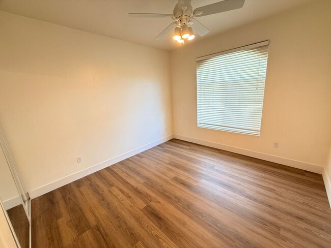 Building Photo - 2050 W Warm Springs Rd