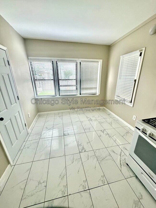 Building Photo - 2835 W 38th Pl