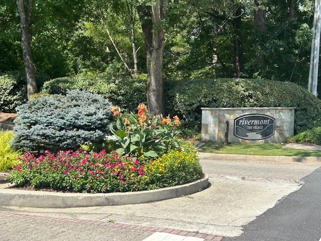 Building Photo - 1112 Sandy Ln Dr