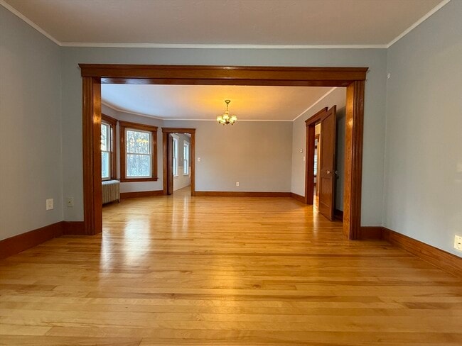 Building Photo - 58 Oxford St N