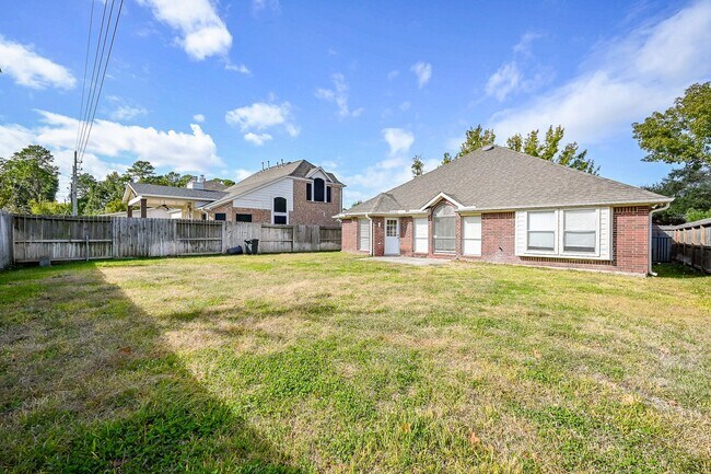 Building Photo - 12210 Ferncrest Ct