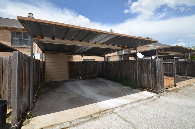 Building Photo - 4022 Belle Park Dr