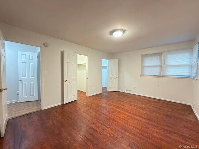 Building Photo - 18 Bedford Ave