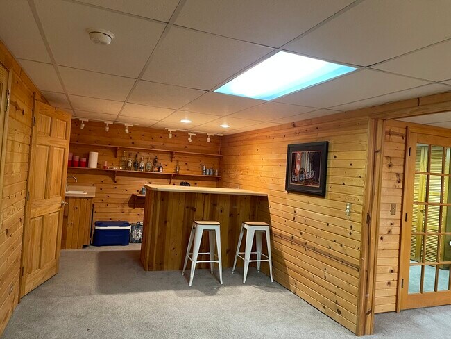 Building Photo - 3252 Cool Springs Ct