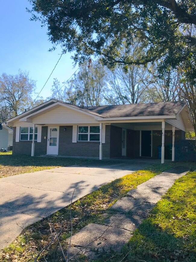 Primary Photo - COMING SOON!! 3 Bedroom 1.5 Bathroom home ...
