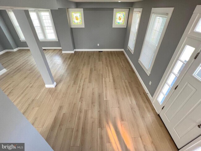 Building Photo - 3119 Harview Ave