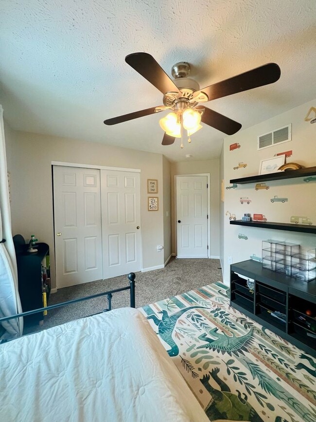 Building Photo - Beautiful 4 Bedroom Home in a Cul-De-Sac