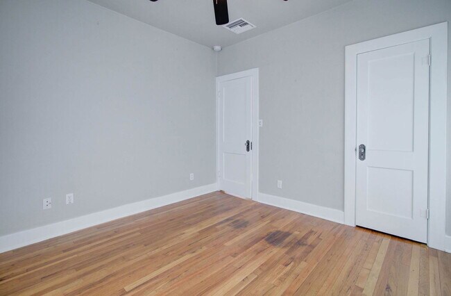 Building Photo - 1310 W Lynwood St