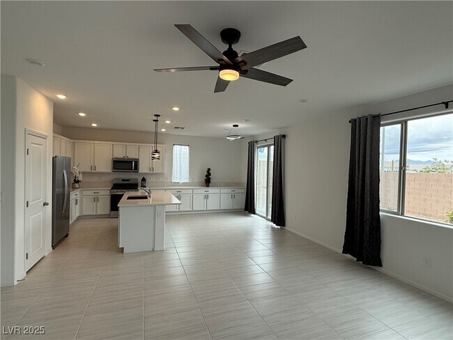Building Photo - 7562 Quail Rock Ave