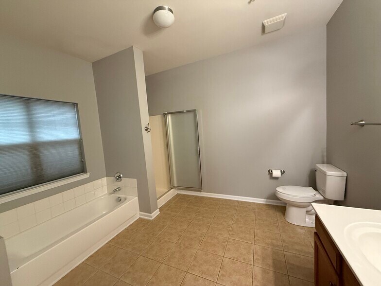 Master Bathroom - 1256 Duncan Gardens Dr