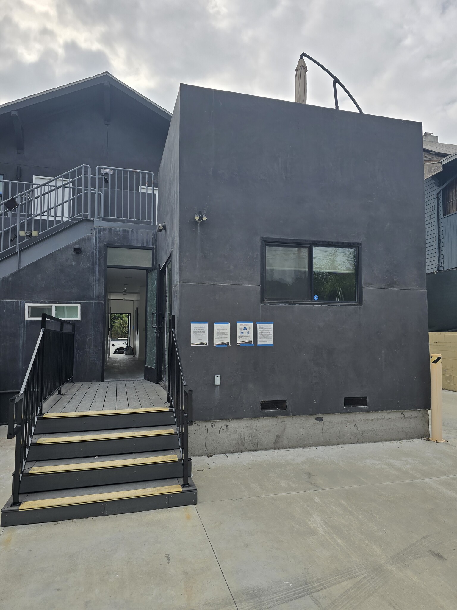 Back patio - 1245 Crenshaw Blvd