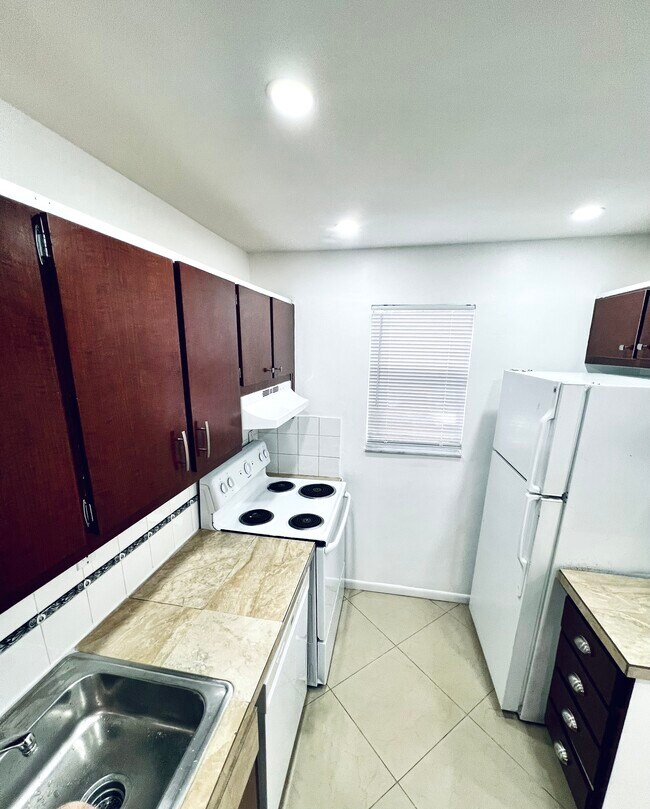 Building Photo - 7610 Stirling Rd