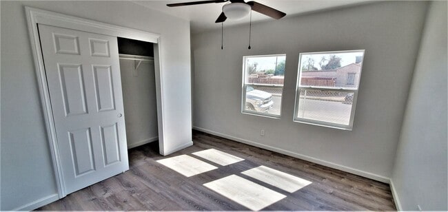 Building Photo - 4 bedrooms and 2 full baths.