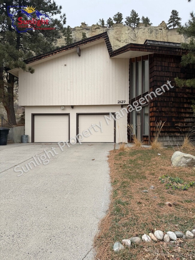 Building Photo - Beautifully Remodeled Home Nestled in the Billings Rims