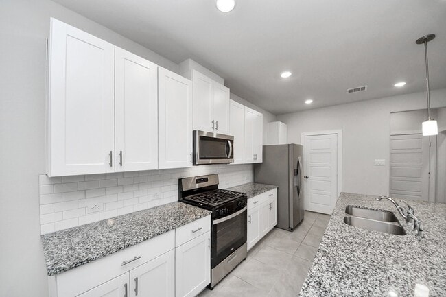 Building Photo - 3830 Glossy Lk Dr