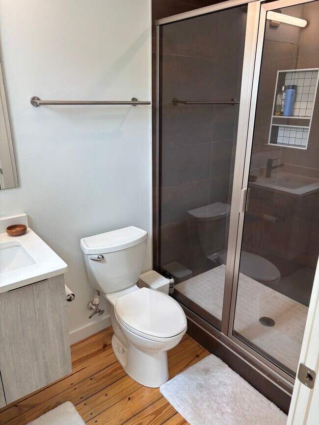 Building Photo - 301 Martin St