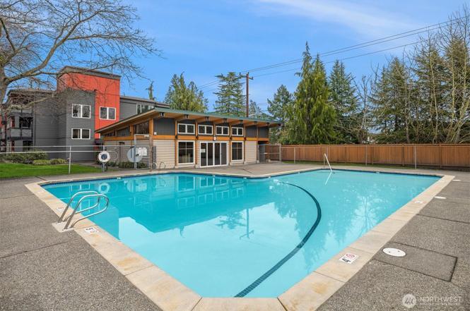 Outdoor pool - 5818 NE 70th St