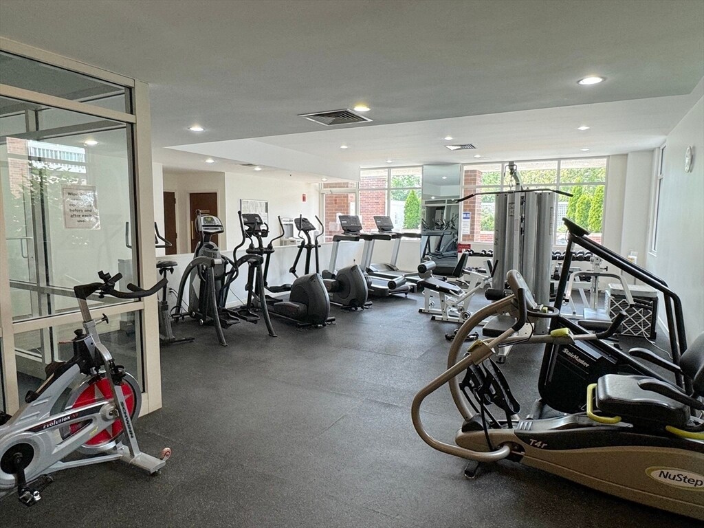 Building Photo - 950 Massachusetts Ave